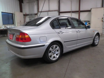2003 BMW 325  i
