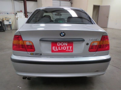 2003 BMW 325  i