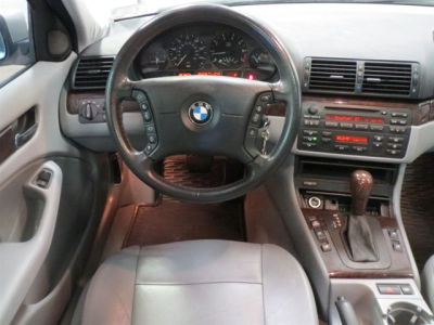 2003 BMW 325  i