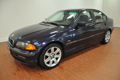 2001 BMW 325  i