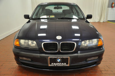 2001 BMW 325  i