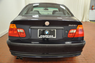 2001 BMW 325  i