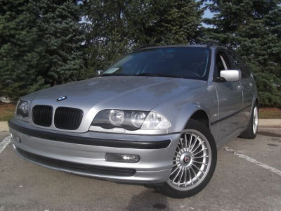 2001 BMW 325  xi