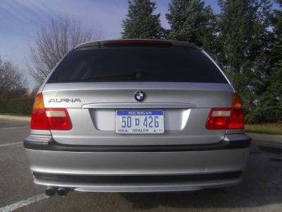 2001 BMW 325  xi