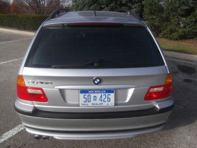 2001 BMW 325  xi