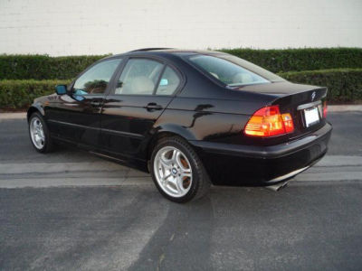 2002 BMW 325  xi