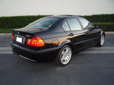 2002 BMW 325  xi