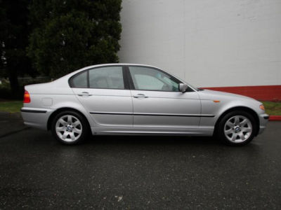 2002 BMW 325 i