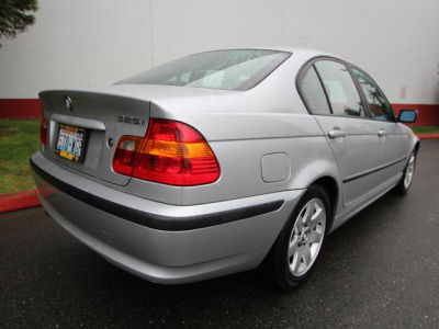 2002 BMW 325 i