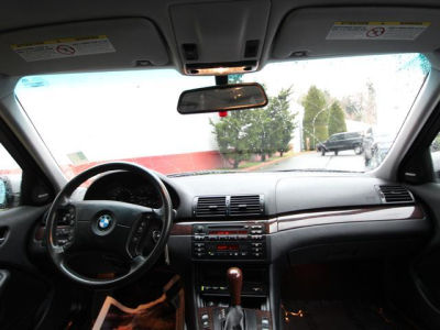 2002 BMW 325 i
