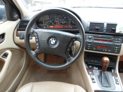 2001 BMW 325  i