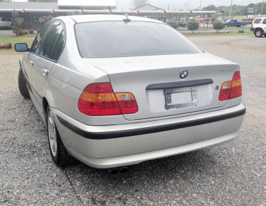 2004 BMW 325 i