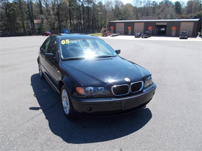 2005 BMW 325  i