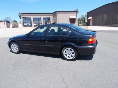 2005 BMW 325  i