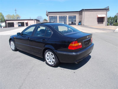 2005 BMW 325  i