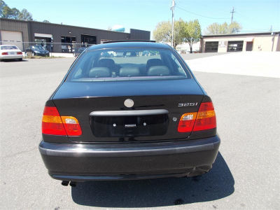 2005 BMW 325  i