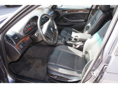 2003 BMW 325 i