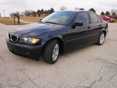 2002 BMW 325  i