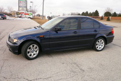 2002 BMW 325  i