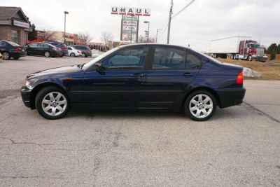 2002 BMW 325  i