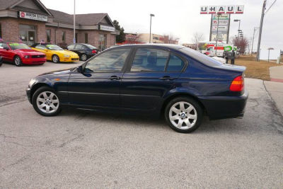 2002 BMW 325  i