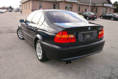2002 BMW 325  i