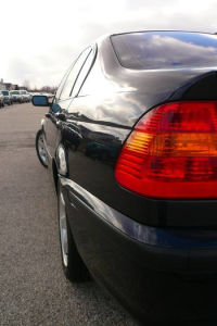 2002 BMW 325  i