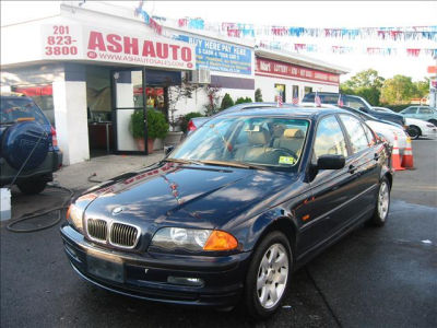 2001 BMW 325  xi