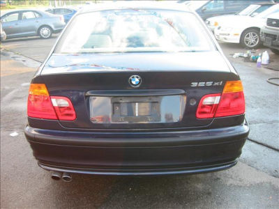 2001 BMW 325  xi
