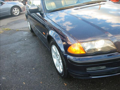 2001 BMW 325  xi