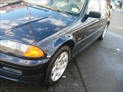 2001 BMW 325  xi