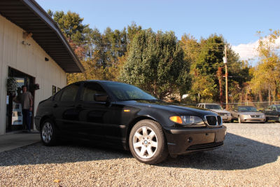 2002 BMW 325  i