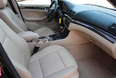 2002 BMW 325  i