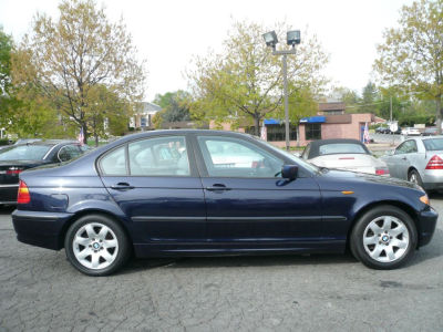 2002 BMW 325  i