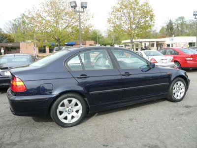 2002 BMW 325  i