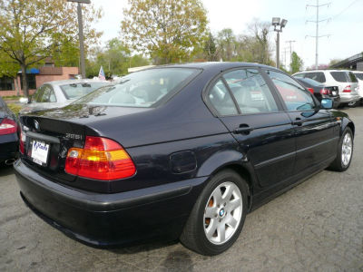 2002 BMW 325  i