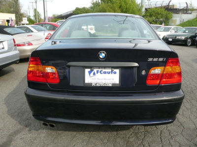 2002 BMW 325  i