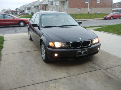 2004 BMW 325  i