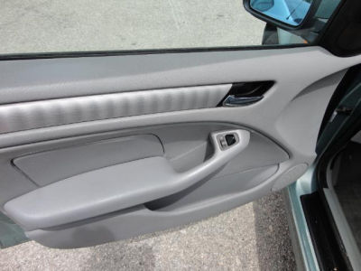 2004 BMW 325 xi