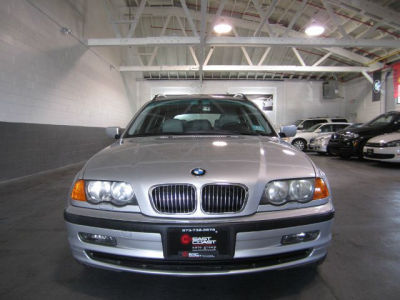 2001 BMW 325  i