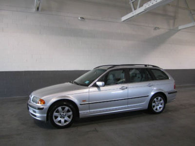 2001 BMW 325  i