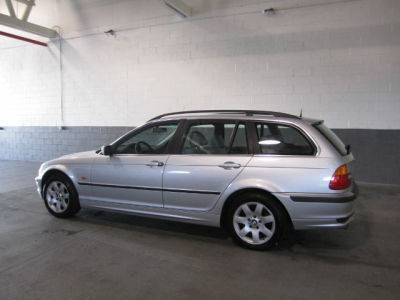 2001 BMW 325  i