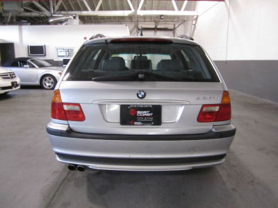 2001 BMW 325  i