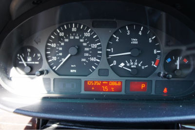 2003 BMW 325 xi