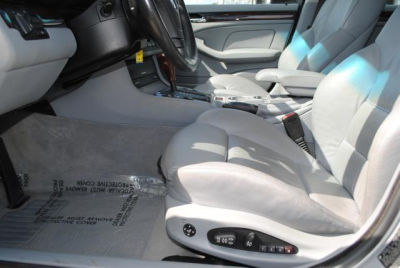 2001 BMW 325  i