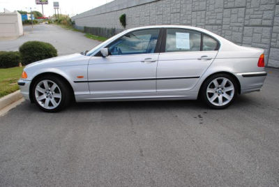 2001 BMW 325  i