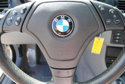 2001 BMW 325  i
