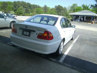 2003 BMW 325  xi