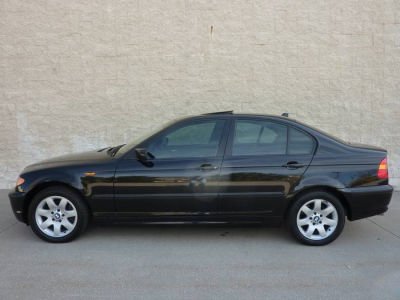 2004 BMW 325  xi