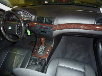 2004 BMW 325  xi